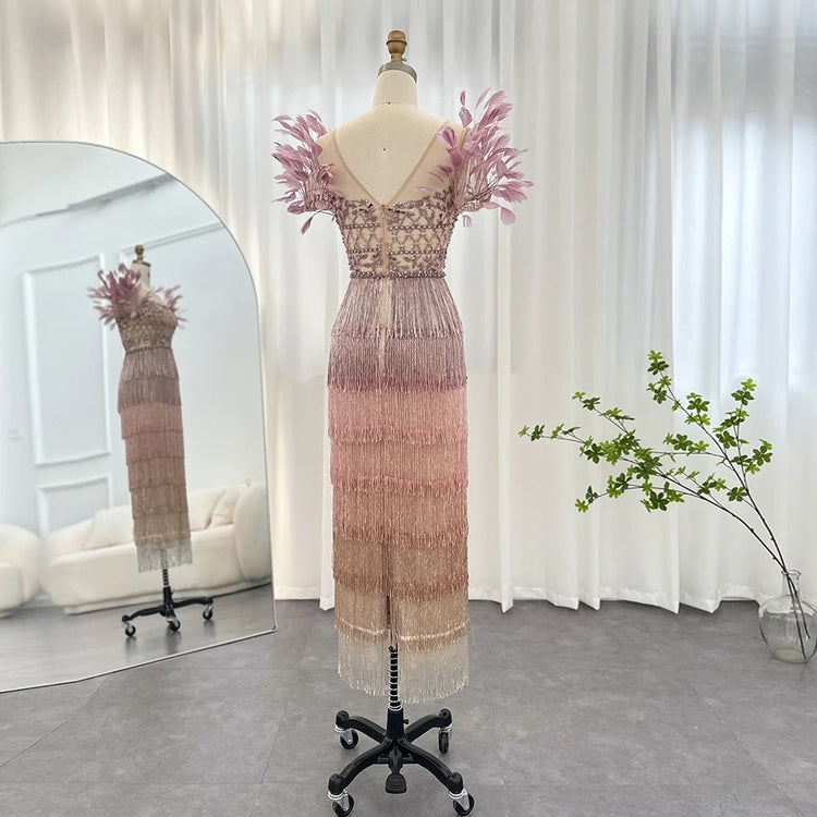 Vestido de Festa Luxo Alta Costura com Detalhes em Plumas