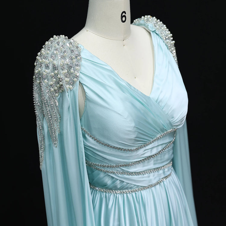 Vestido de Festa Luxo em Cetim e Capa Decorada com Cristais
