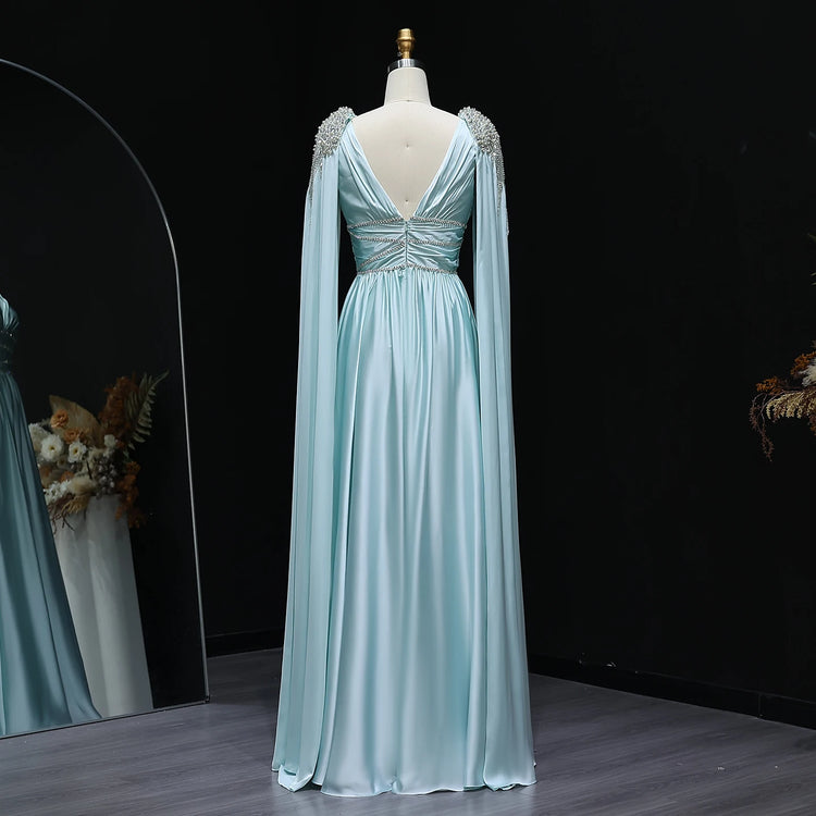 Vestido de Festa Luxo em Cetim e Capa Decorada com Cristais