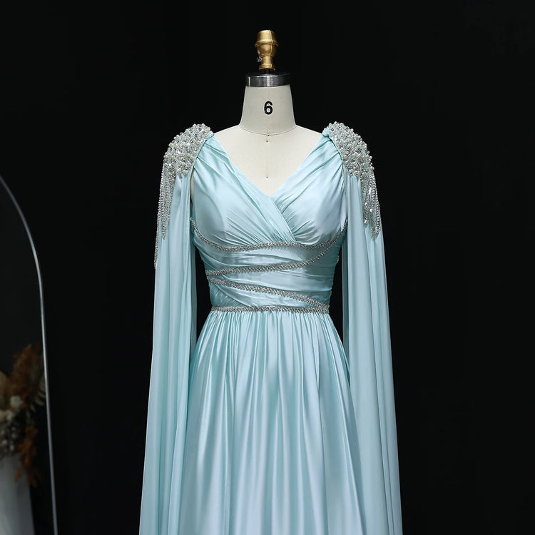 Vestido de Festa Luxo em Cetim e Capa Decorada com Cristais
