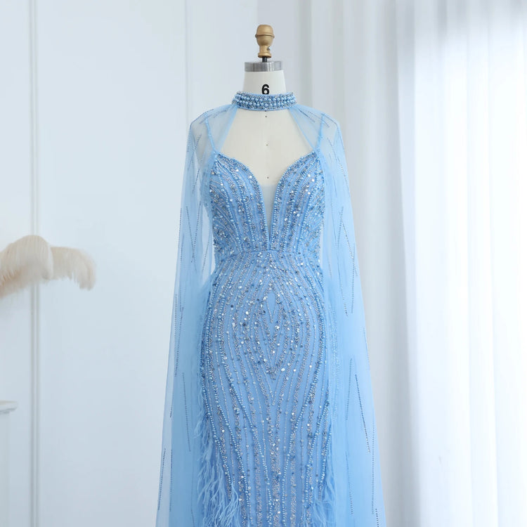 Vestido de Festa Sereia com Plumas e Decote em Renda