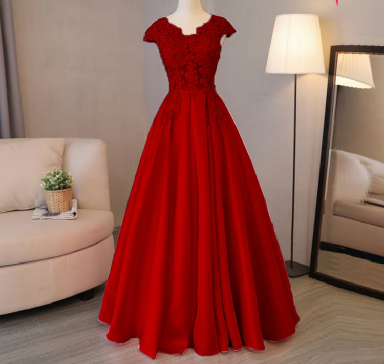 Vestido de Festa Longo em Cetim Decorado com Cristais (Pronta Entrega)