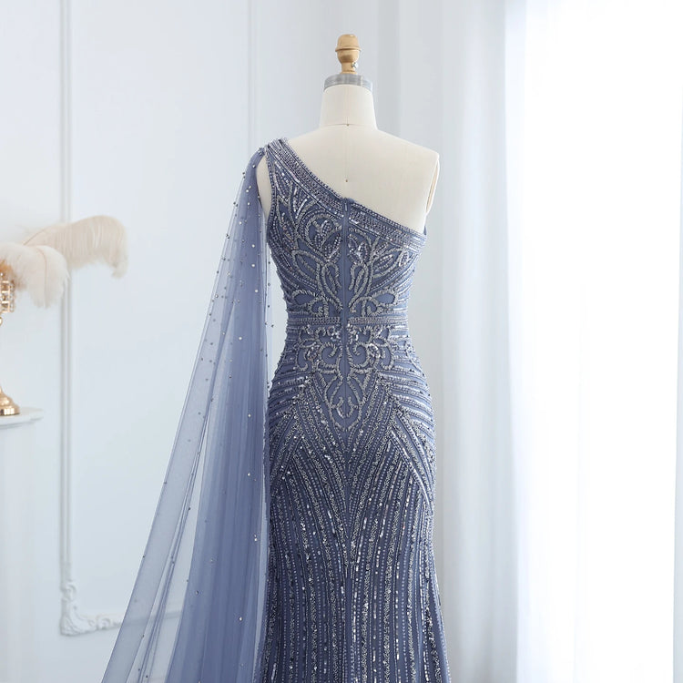 Vestido de Festa Sereia com Detalhes de Pedrarias e Manga Capa