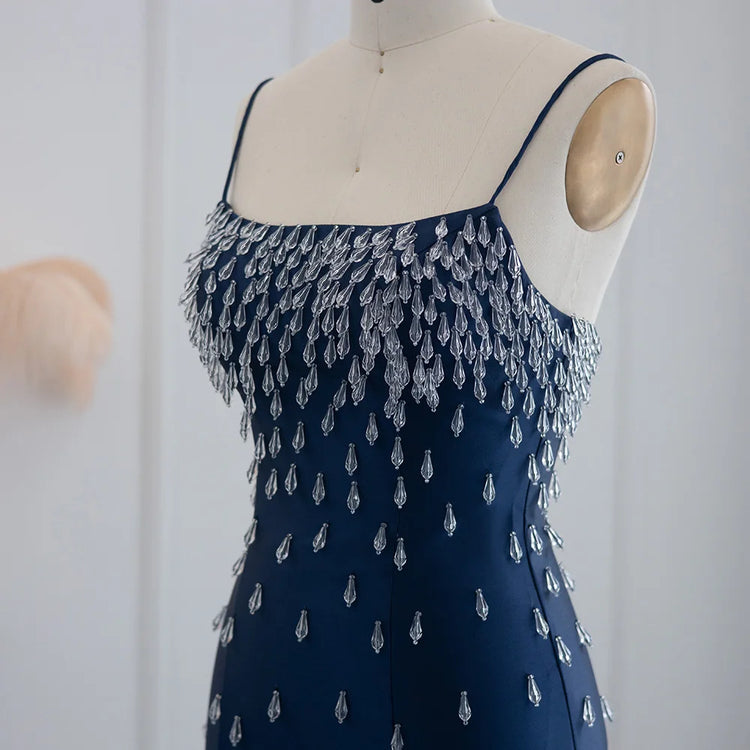 Vestido de Festa Charmoso com Alças Finas e Brilho