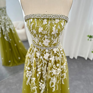 Vestido de Festa Longo Verde com Detalhes Floridos - Modelo Especial