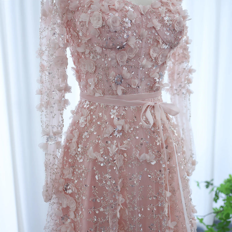 Vestido de Festa Longo Romântico Todo Decorado em Flores e Pedraria