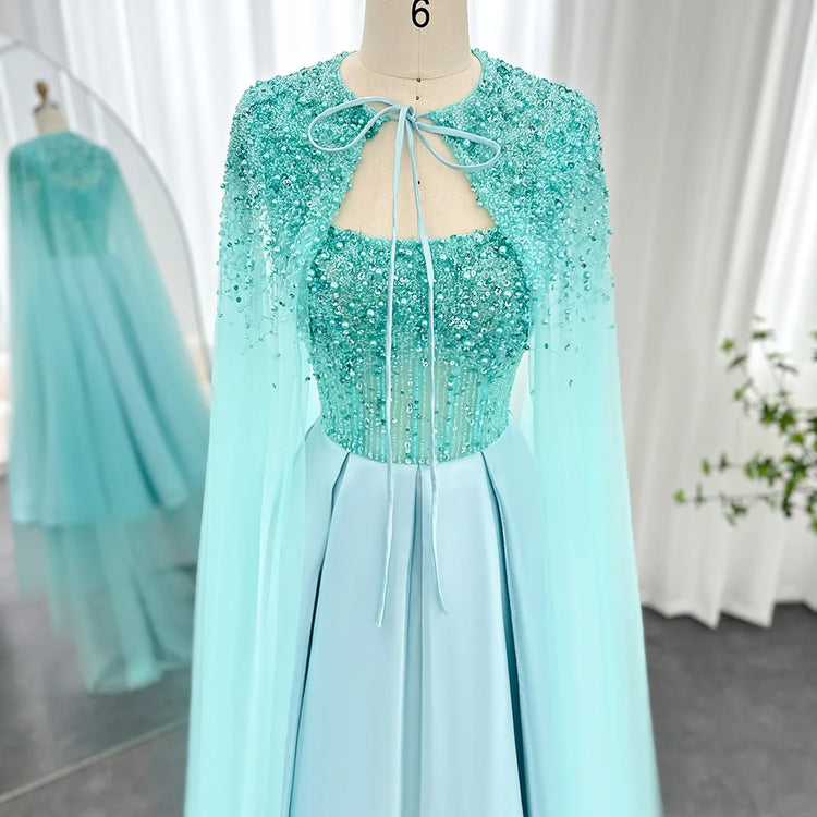 Vestido de Festa Luxo com Capa e Detalhes em Cristais