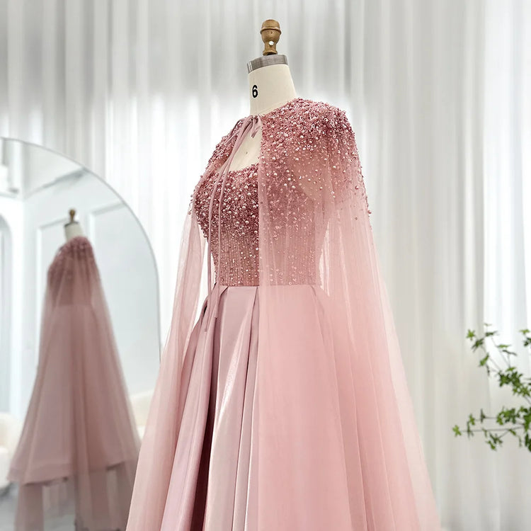 Vestido de Festa Luxo com Capa e Detalhes em Cristais
