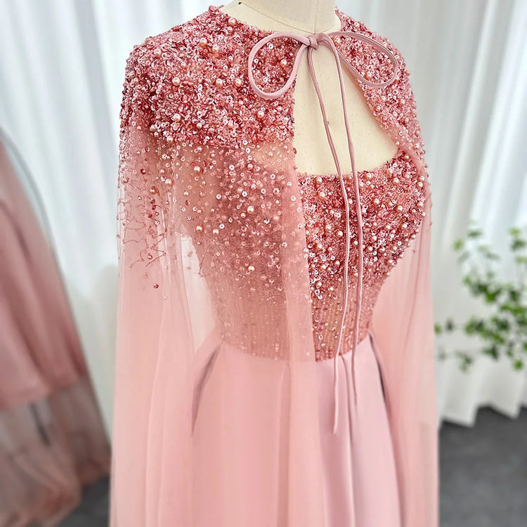 Vestido de Festa Luxo com Capa e Detalhes em Cristais