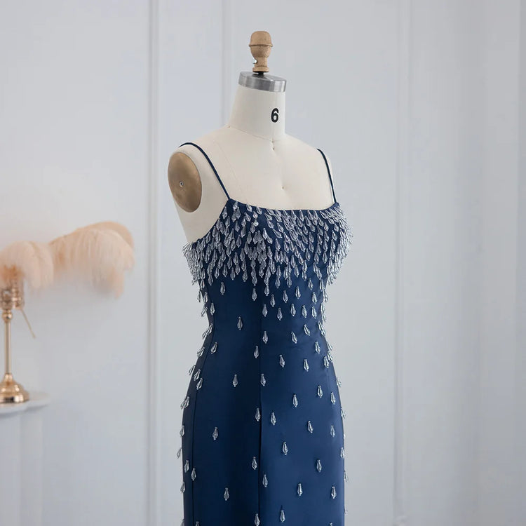 Vestido de Festa Charmoso com Alças Finas e Brilho