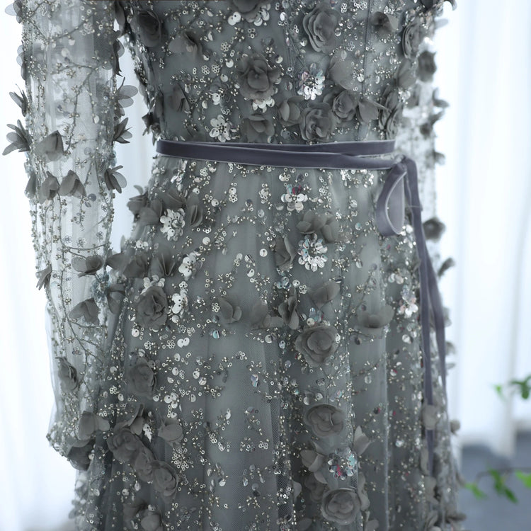 Vestido de Festa Longo Romântico Todo Decorado em Flores e Pedraria