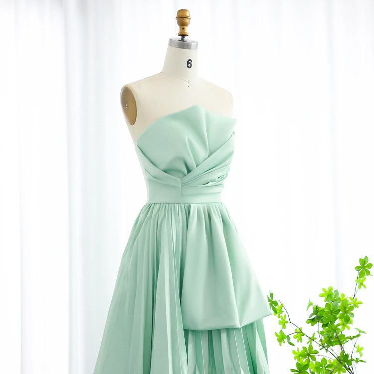 Vestido de Festa Longo Encantador em Tule com Cristais