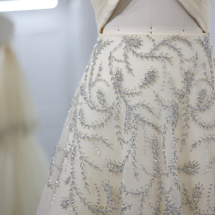 Vestido de Noiva Luxo Decorado com Cristais Delicados