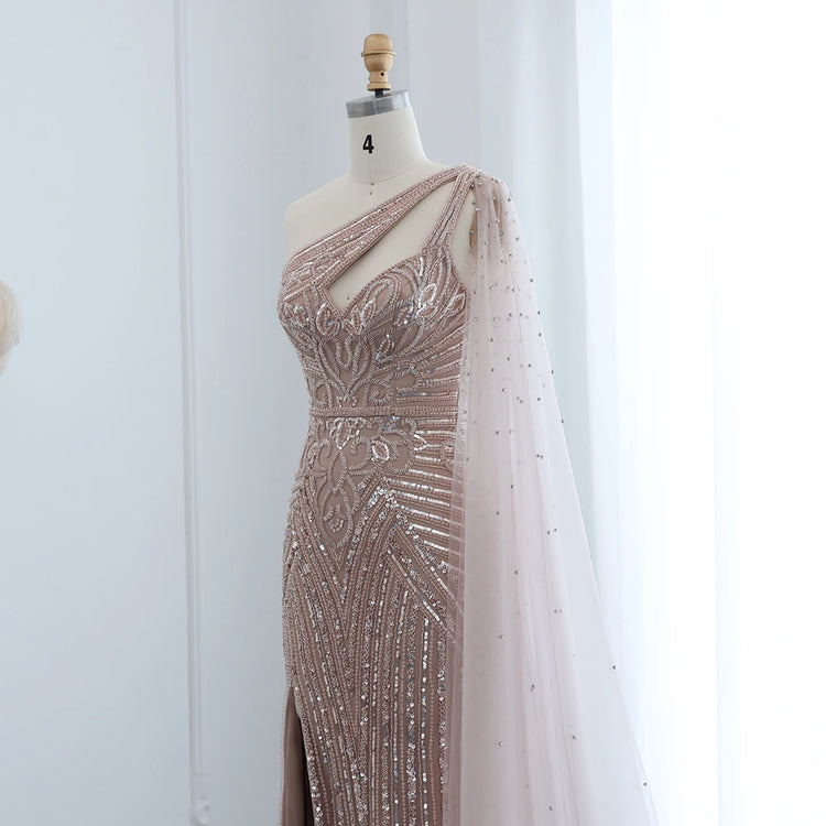 Vestido de Festa Sereia com Detalhes de Pedrarias e Manga Capa