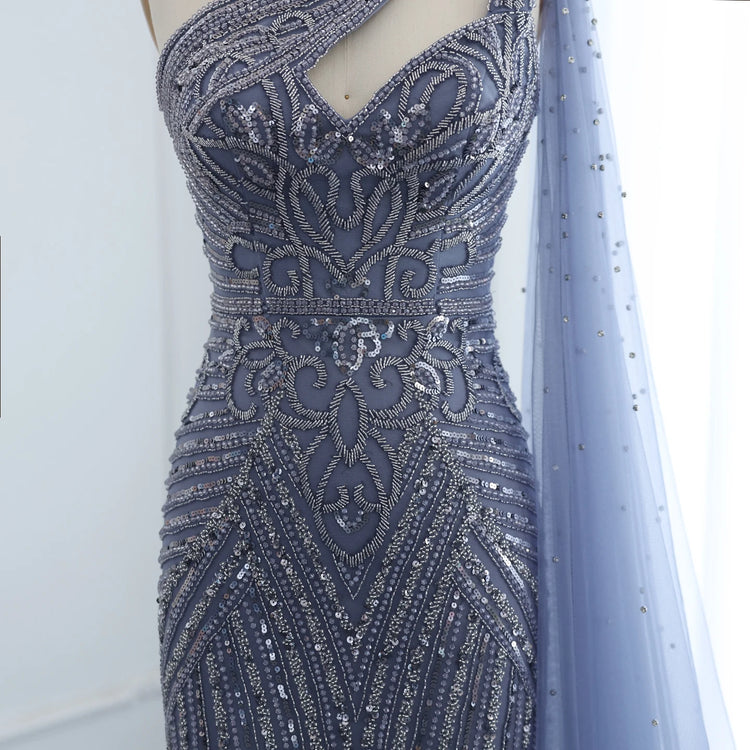 Vestido de Festa Sereia com Detalhes de Pedrarias e Manga Capa