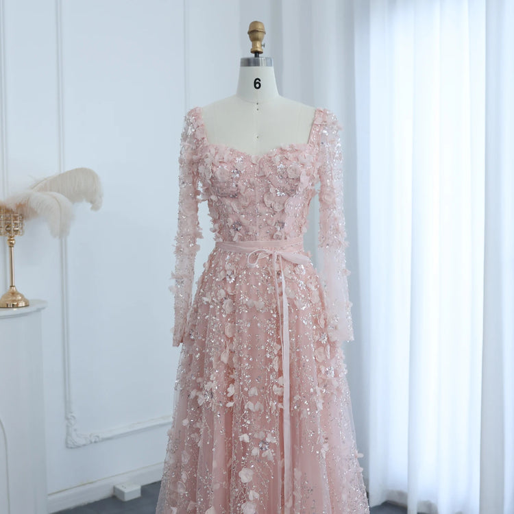 Vestido de Festa Longo Romântico Todo Decorado em Flores e Pedraria