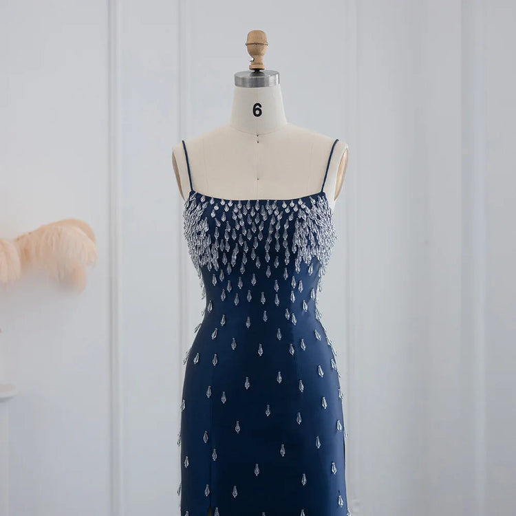 Vestido de Festa Charmoso com Alças Finas e Brilho