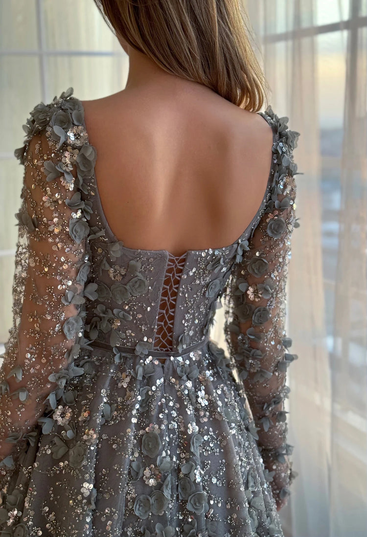 Vestido de Festa Longo Romântico Todo Decorado em Flores e Pedraria
