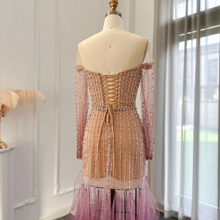 Vestido de Festa Luxo em Dupla Camada com Sobreposição com Pedrarias Bordadas