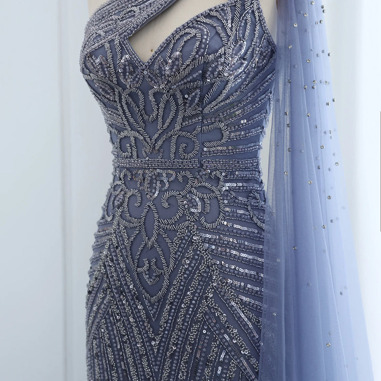 Vestido de Festa Sereia com Detalhes de Pedrarias e Manga Capa