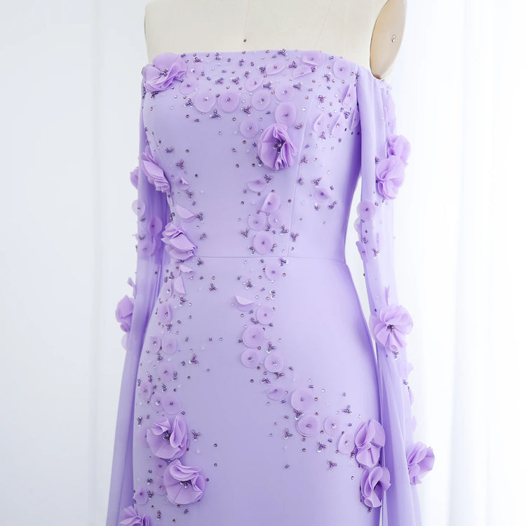 Vestido de Festa Lilás Elegante com Flores 3D e Capa com Mangas Fluídas