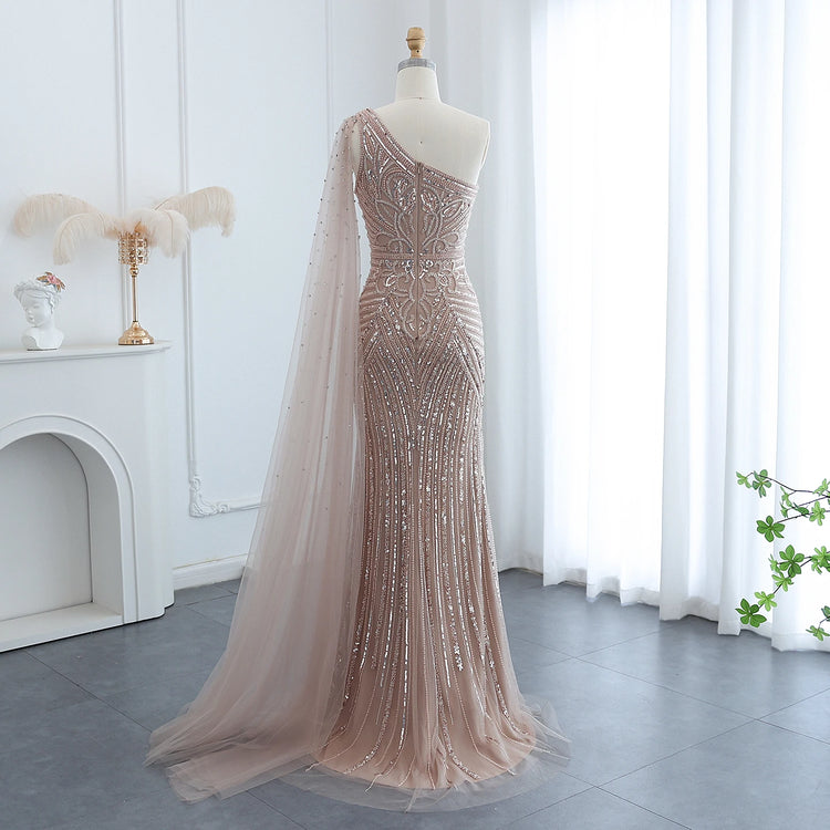 Vestido de Festa Sereia com Detalhes de Pedrarias e Manga Capa