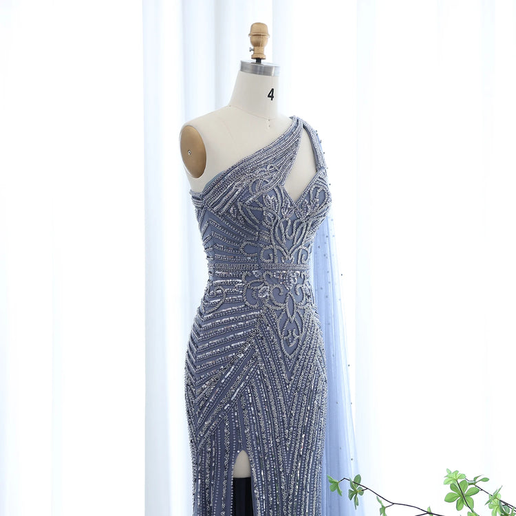 Vestido de Festa Sereia com Detalhes de Pedrarias e Manga Capa