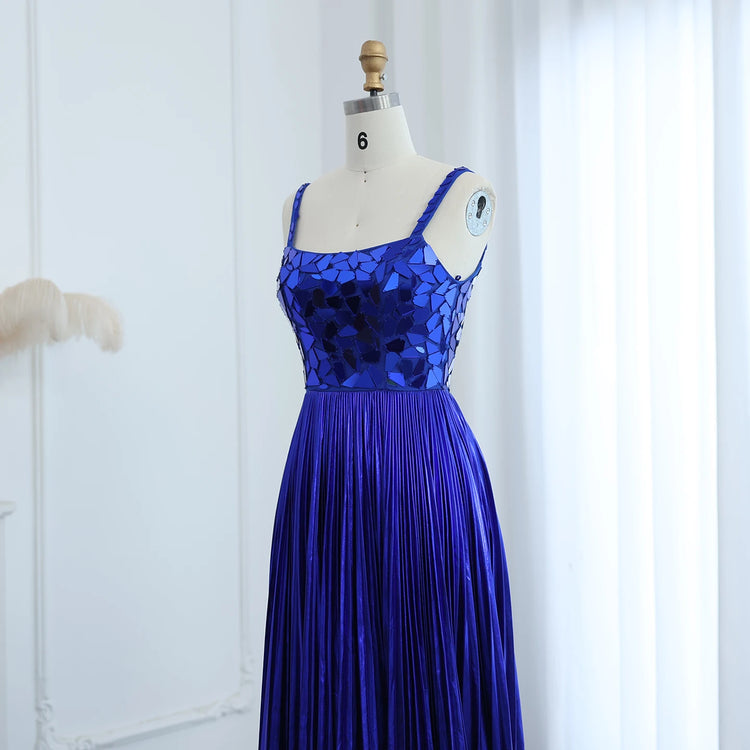 Vestido Longo com Brilho e Detalhes de Diamantes