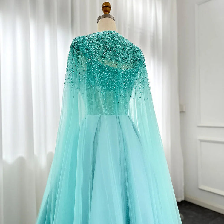 Vestido de Festa Luxo com Capa e Detalhes em Cristais