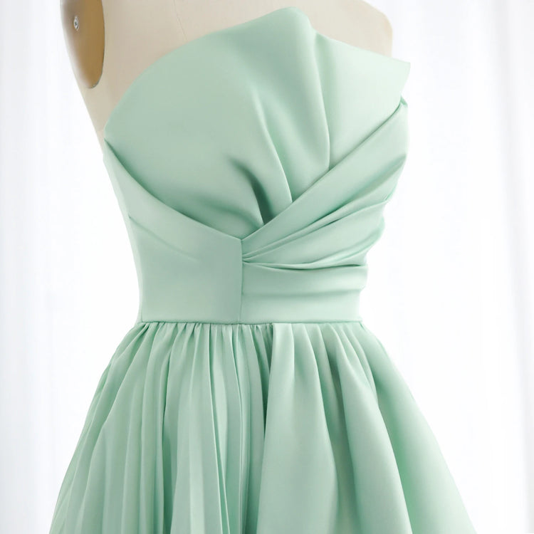 Vestido de Festa Longo Encantador em Tule com Cristais