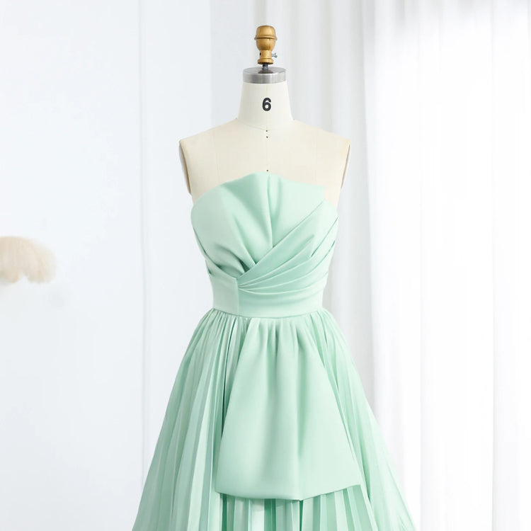 Vestido de Festa Longo Encantador em Tule com Cristais