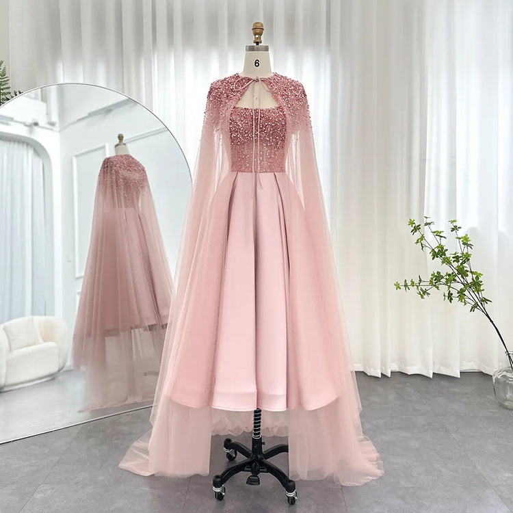Vestido de Festa Luxo com Capa e Detalhes em Cristais