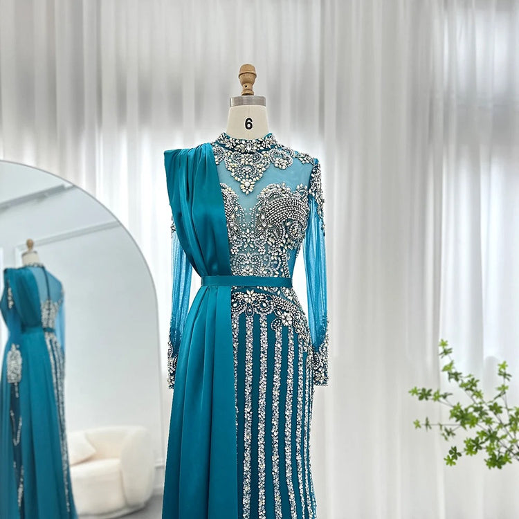 Vestido de Festa Luxo Absoluto com Decoração em Cristais com Efeito de Jóias - Modelo Especial
