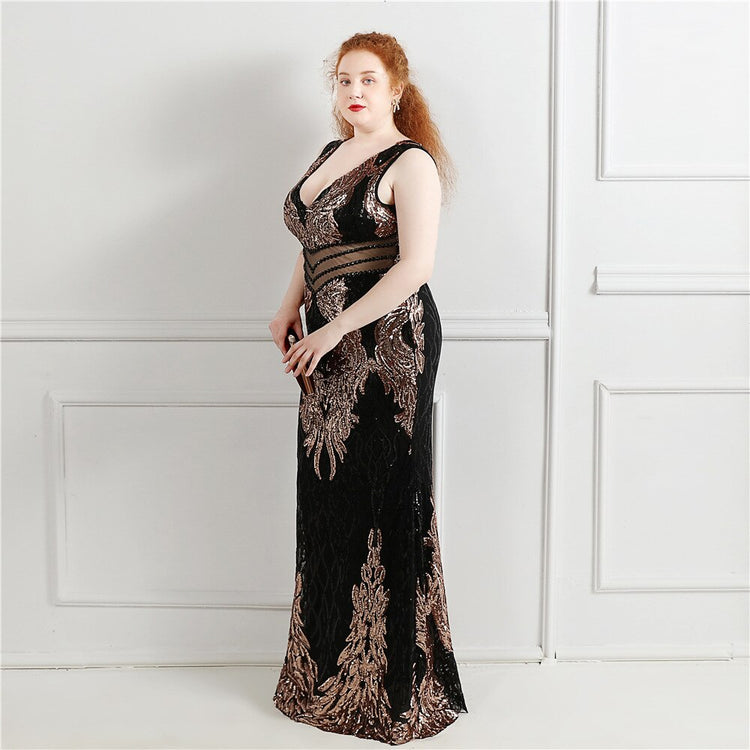 Vestido de Festa Plus Size Longo com Detalhes em Paetês Preto com Dourado