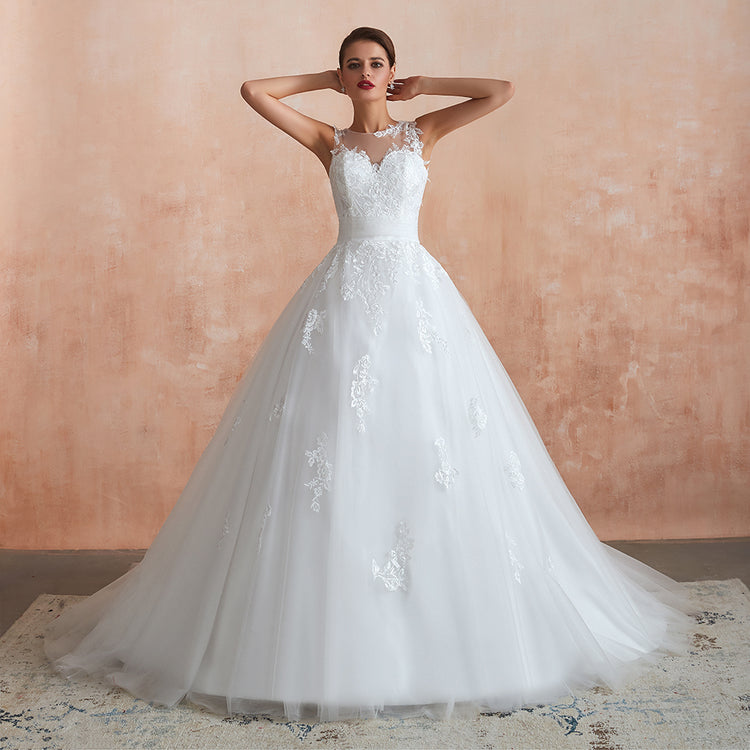 Vestido de Noiva Luxo Romântico em Tule com Detalhe em Paetês e Brilho