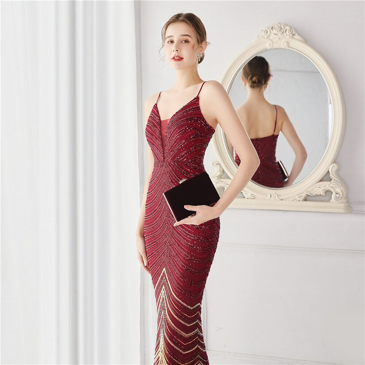 Vestido de Festa Longo Luxo Detalhado em Listras de Paetês Marsala