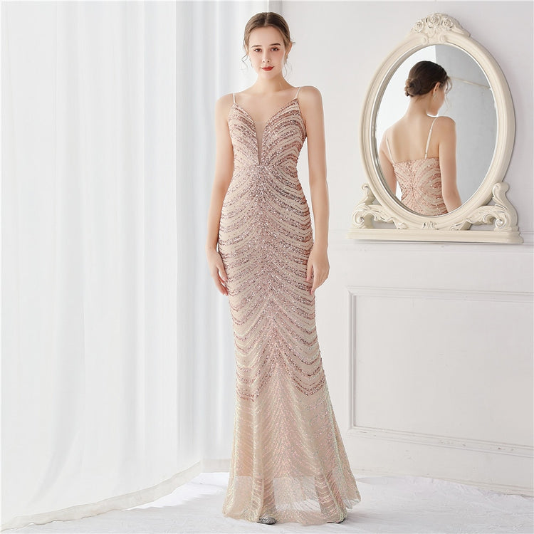 Vestido de Festa Longo Luxo Detalhado em Listras de Paetês Dourado