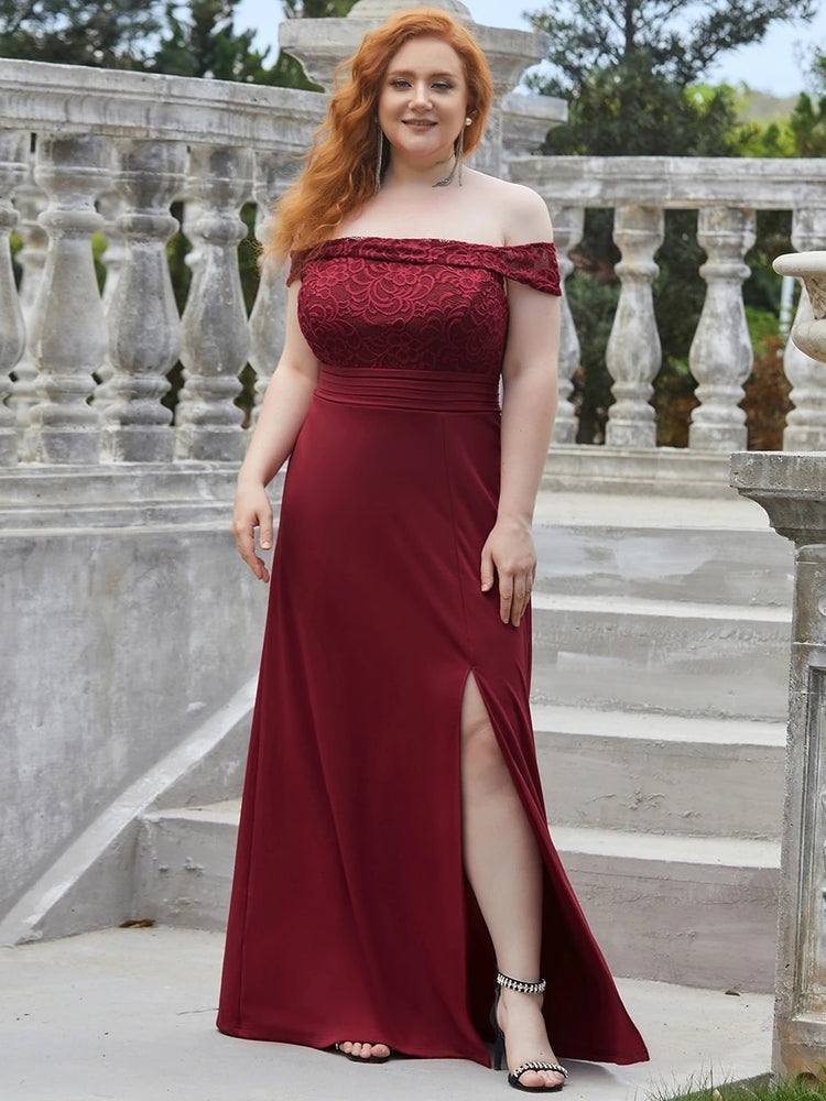 Vestido de Festa Longo Clássico com Detalhes em Renda