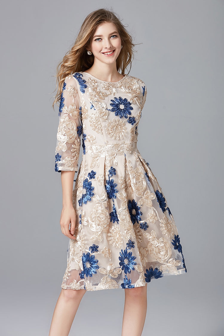 Vestido Midi Estilo Francês com Detalhes Bordados
