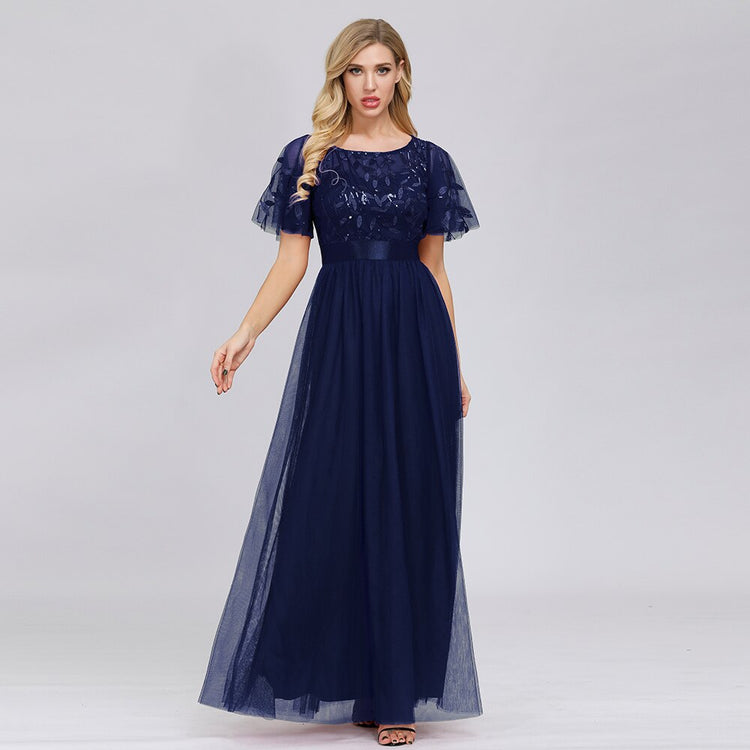 Vestido de Festa Longo com Detalhes Manta Bordada Azul Marinho