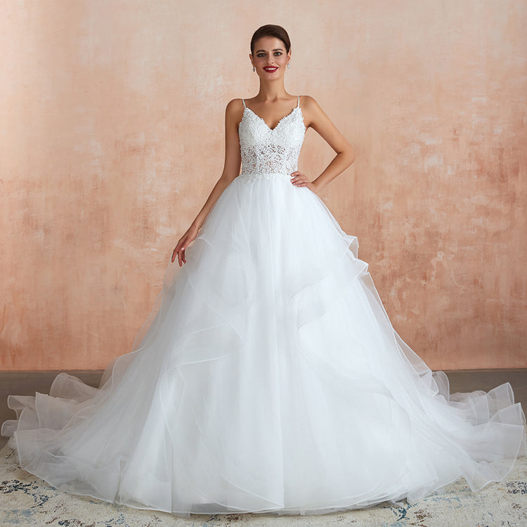 Vestido de Noiva em Tule com Camadas e Apliques