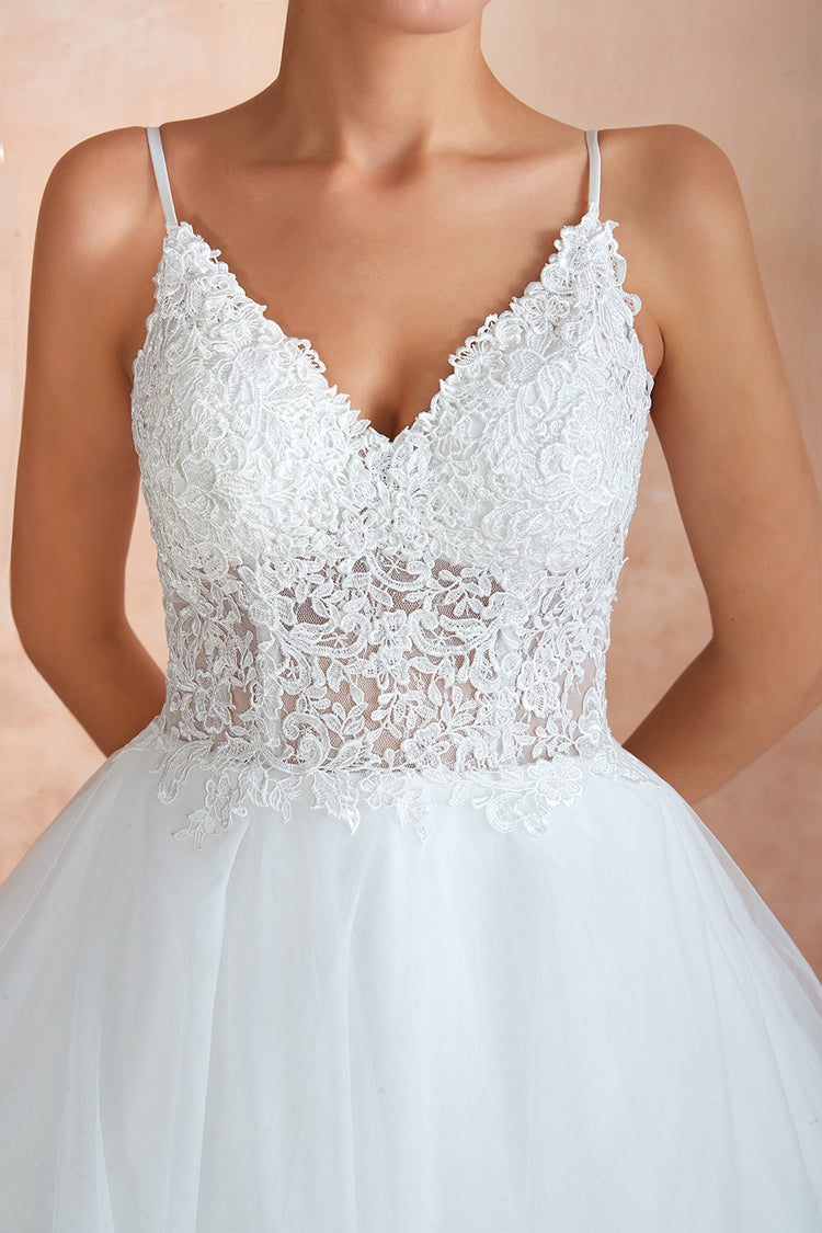 Vestido de Noiva em Tule com Camadas e Apliques