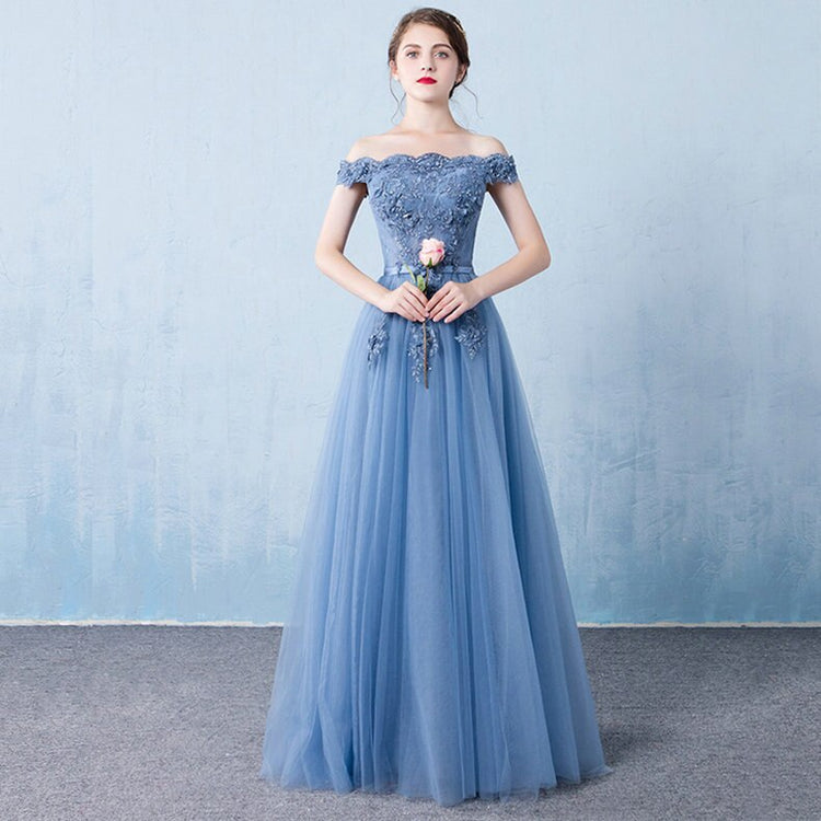 Vestido de Festa Longo Romântico em Tule Decorado com Apliques e Pérolas