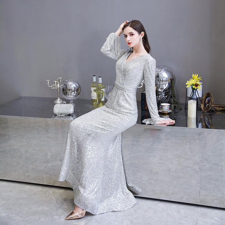 Vestido de Festa Longo com Decote e Manga Longa Elegante