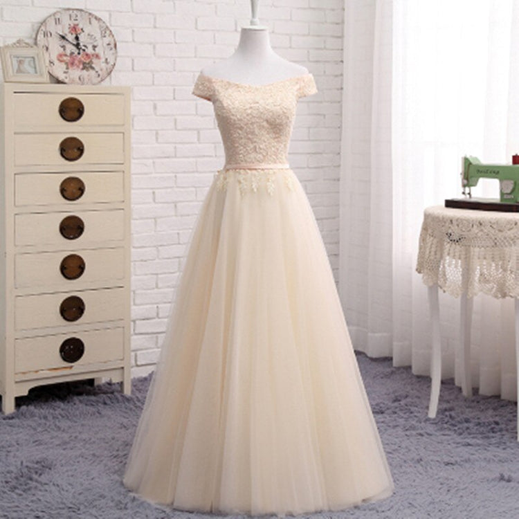 Vestido de Festa em Crepe com Renda em Champanhe
