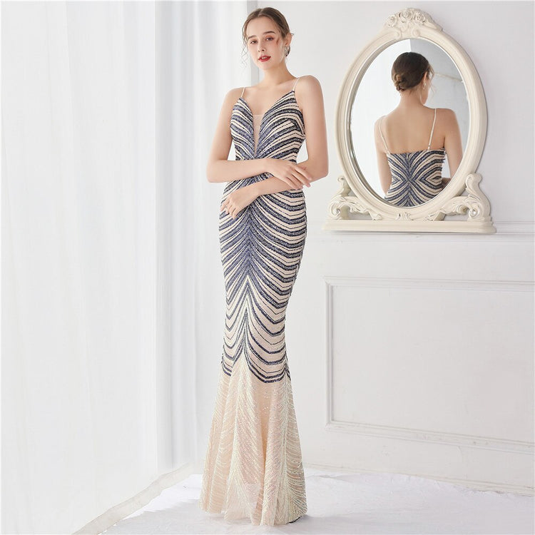 Vestido de Festa Longo Luxo Detalhado em Listras de Paetês Azul Marinho