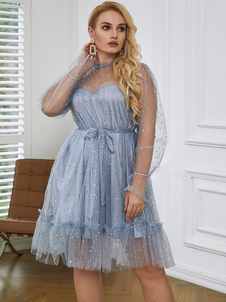 Vestido de Festa Curto com Camada em Tule e Brilho