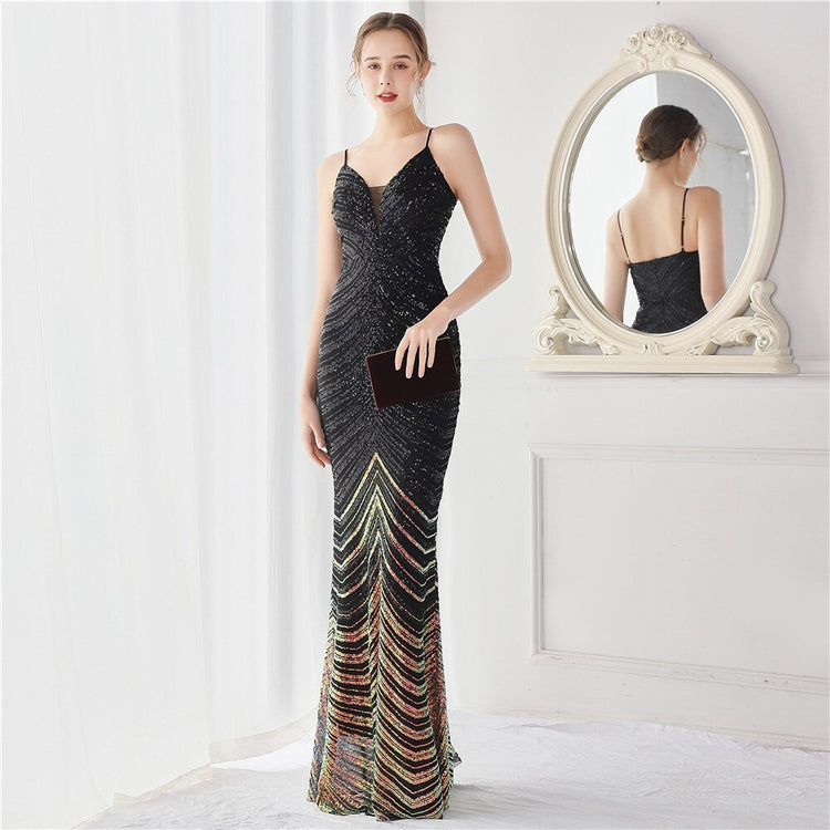 Vestido de Festa Longo Luxo Detalhado em Listras de Paetês Preto