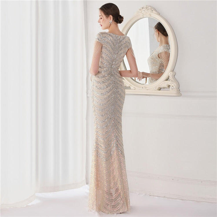 Vestido de Festa Luxo Sereia com Detalhes Paetês Prateado