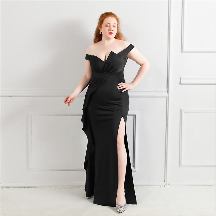Vestido de Festa Plus Size Luxo com Detalhe em Laço Preto